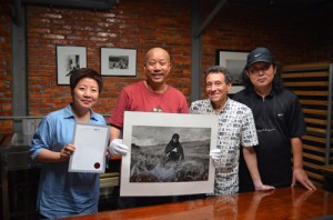 (L-R) Anna Lung, Yang Yankang, A. D. Coleman, ??, OCAT, Shenzhen, China, June 2, 2012. Photo by Jia Yuchuan.