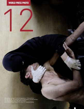 World Press Photo yearbook 2012, cover.