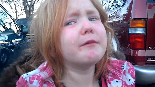 Abigael Evans crying, 10-30-12, YouTube, screenshot.