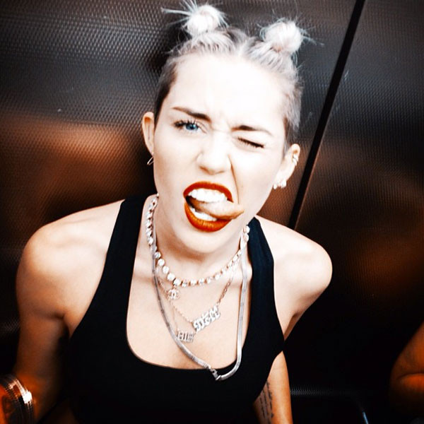 Miley Cyrus selfie, Instagram, 2013