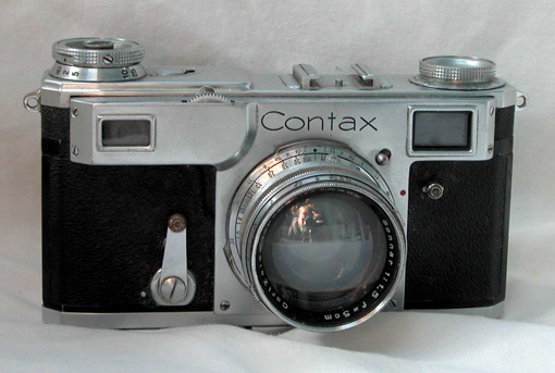 Contax II 35mm rangefinder camera with Carl Zeiss Jena 5 cm f/1.5 high-speed lens.