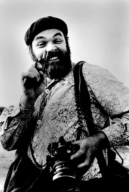 "Paul Diamond on a desert shooting trip," Arizona, 1978. Photo © Bill Jay.